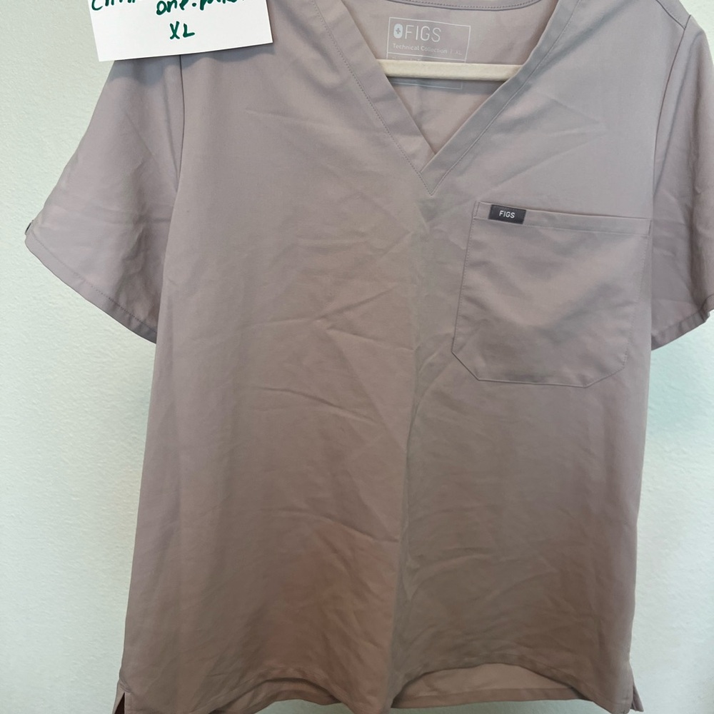 FIGS scrubs set